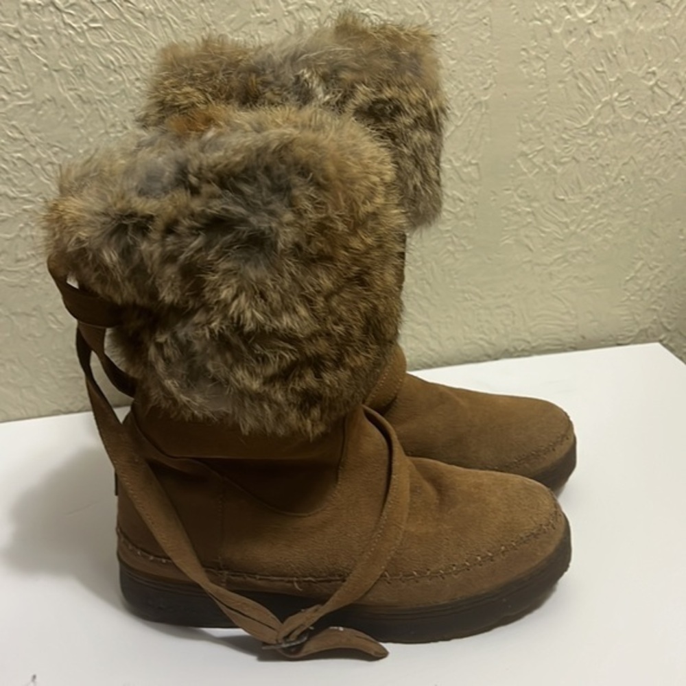 Woman’s Bearpaw Boots